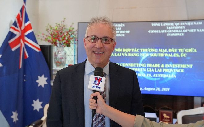 Tiến sỹ Frank Alafaci, Chủ tịch Hội đồng Hội nghị thượng đỉnh doanh nghiệp Australia (ABSC), trả lời phỏng vấn. (Ảnh: Lê Đạt/TTXVN) ttxvn-gia lai2.jpg