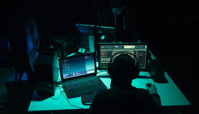 Tình báo Nga bị cáo buộc xâm nhập thư điện tử của Tổng thống Pháp ảnh 1