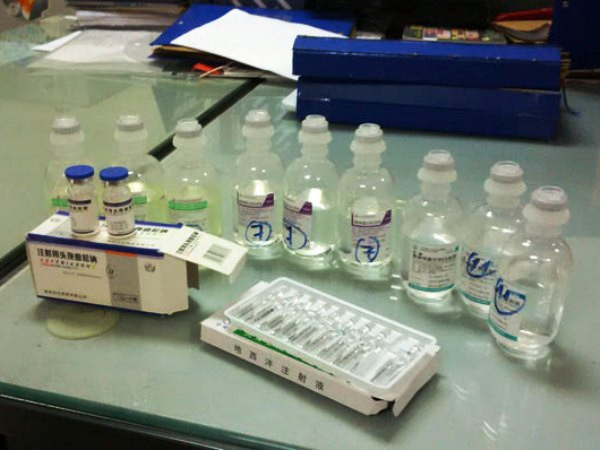 Bắt giữ số lượng lớn thuốc kháng sinh, thiết bị y tế nhập lậu ảnh 1