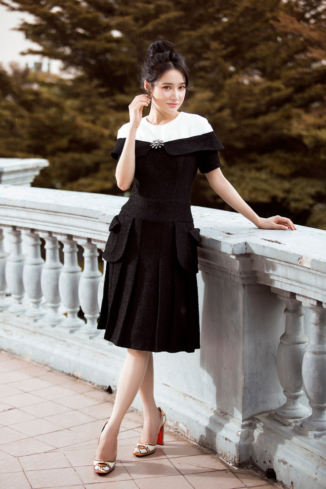 Nhã Phương tái xuất khoe vẻ rạng rỡ, sang trọng sau khi kết hôn ảnh 7