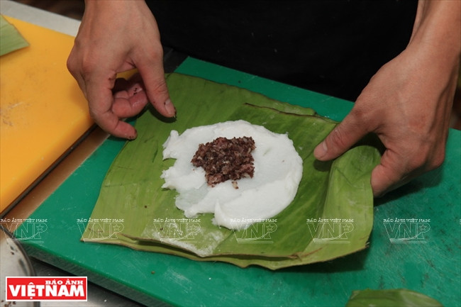 Bánh giò - thứ quà bình dân mang cốt cách thanh lịch của người Hà Nội ảnh 3