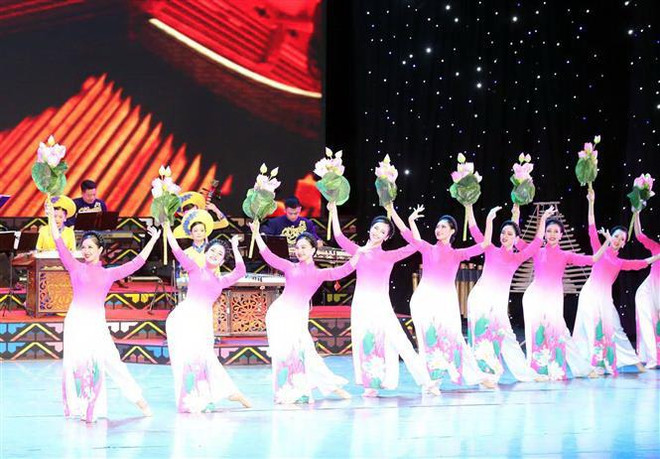 Chủ tịch Quốc hội dự chương trình Nhịp cầu hữu nghị tại Bắc Kinh ảnh 3