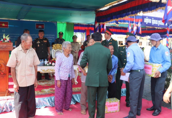 Hồi hương hài cốt liệt sỹ quân tình nguyện hy sinh tại Campuchia ảnh 2