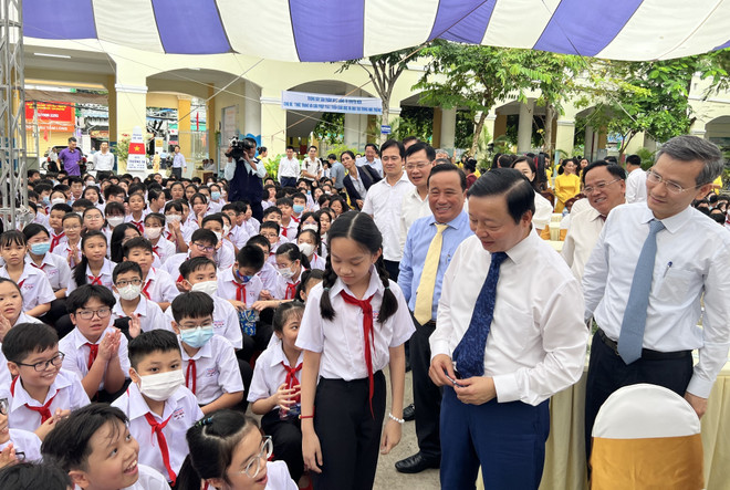 Khai giảng năm học mới tại Thanh Hóa, Cần Thơ và Thái Nguyên ảnh 2