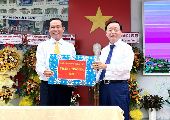 Khai giảng năm học mới tại Thanh Hóa, Cần Thơ và Thái Nguyên ảnh 3