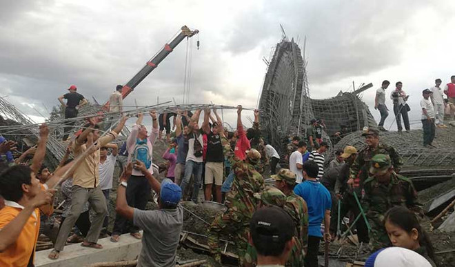 Sập chùa đang thi công ở Campuchia, nhiều người bị vùi lấp ảnh 1