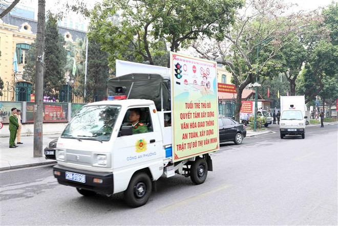 Hà Nội ra quân tổng kiểm tra, xử lý vi phạm trật tự giao thông, đô thị ảnh 2