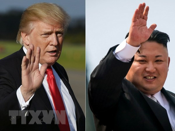 Tổng thống Mỹ Donald Trump (trái) và nhà lãnh đạo Triều Tiên Kim Jong-un. (Nguồn: AFP/TTXVN) Tổng thống Mỹ Donald Trump ca ngợi nhà lãnh đạo Triều Tiên ảnh 1