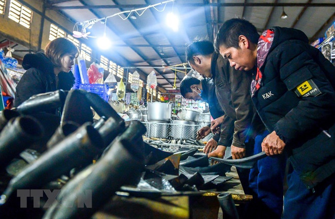 Sáu khu chợ phiên lớn, nổi tiếng nhất của mảnh đất cực Bắc Tổ quốc ảnh 2