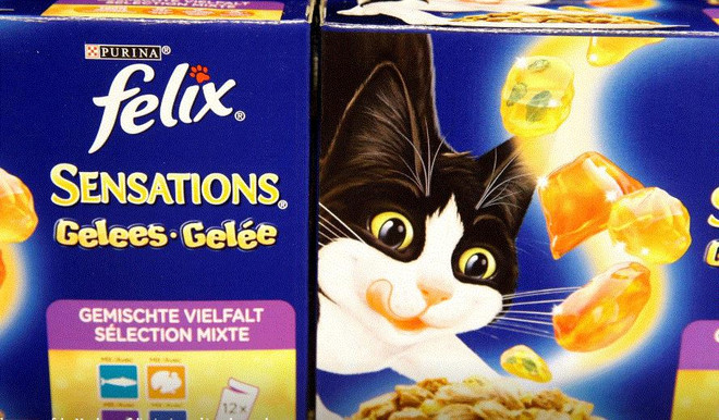 Thương hiệu thức ăn cho thú cưng của Nestle. (Nguồn: Reuters) Nestle ghi nhận mức tăng trưởng vượt trội so với các đối thủ ảnh 1