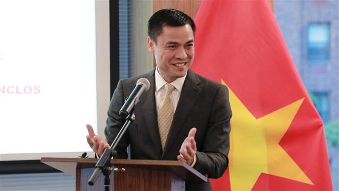 Đại sứ Đặng Hoàng Giang, Trưởng Phái đoàn Việt Nam tại Liên hiệp quốc phát biểu tại buổi chiêu đãi. (Ảnh: Vũ Khắc Hiếu/TTXVN) Việt Nam mong Nhóm Bạn bè UNCLOS 1982 sẽ tiếp tục phát triển ảnh 1