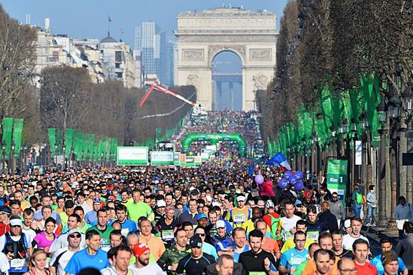 Giải chạy Marathon Paris thu hút hơn 57.000 người tham dự ảnh 1