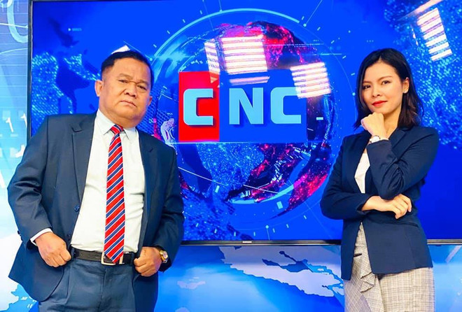 Ông Khieu Kola là nhà bình luận quốc tế trên hai kênh truyền hình thời sự lớn của Campuchia là CNC và CTN. (Ảnh: Nhân vật cung cấp) Kinh nghiệm chống COVID-19 của Việt Nam tạo khích lệ cho ASEAN ảnh 3