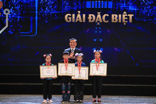 Trao giải Cuộc thi sáng tạo của thanh thiếu niên, nhi đồng toàn quốc ảnh 1