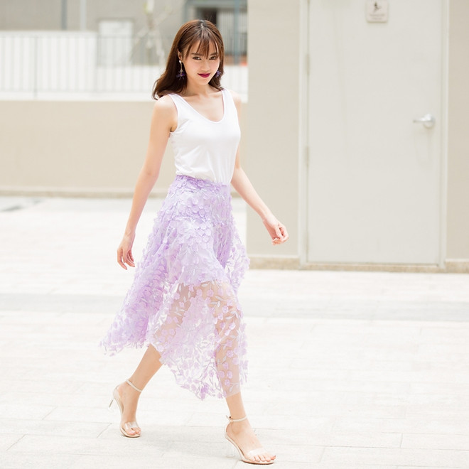 Dàn mỹ nhân Việt “tiễn hè” với loạt trang phục có màu sắc chói chang ảnh 15