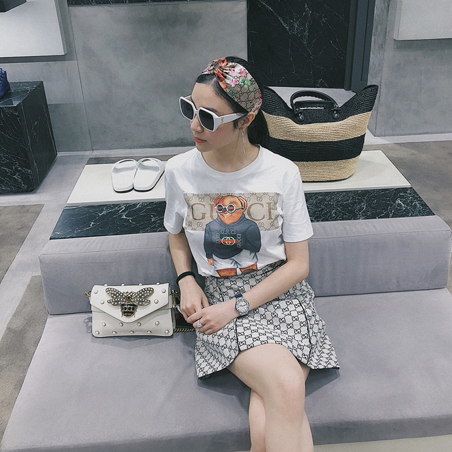 Dàn mỹ nhân Việt “tiễn hè” với loạt trang phục có màu sắc chói chang ảnh 21