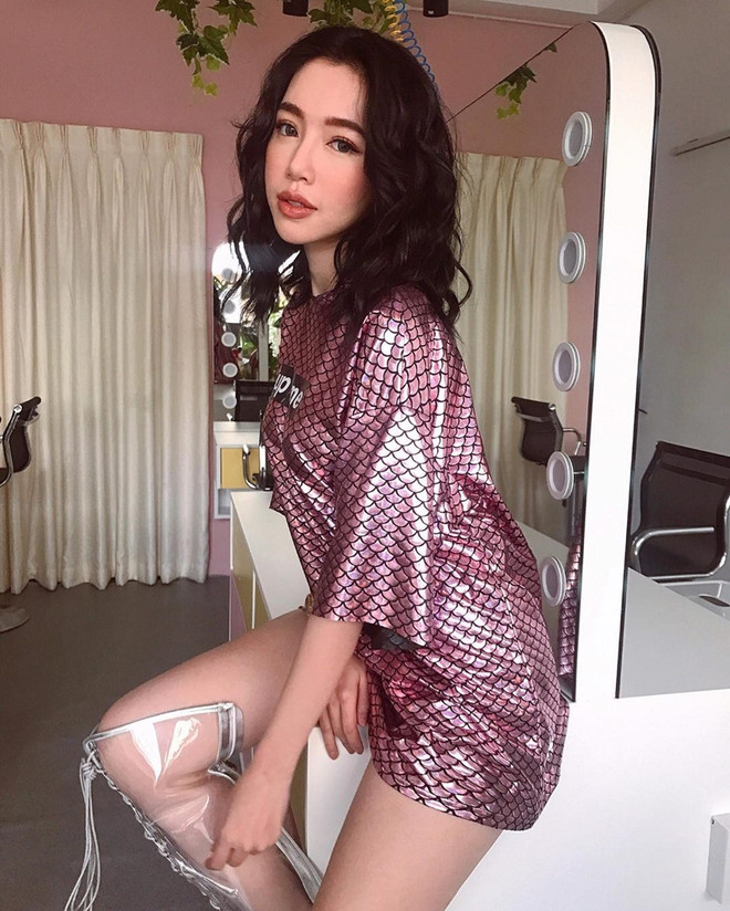 Phụ kiện trong suốt - Bảo bối hoàn hảo cho những ngày mưa bão ảnh 25