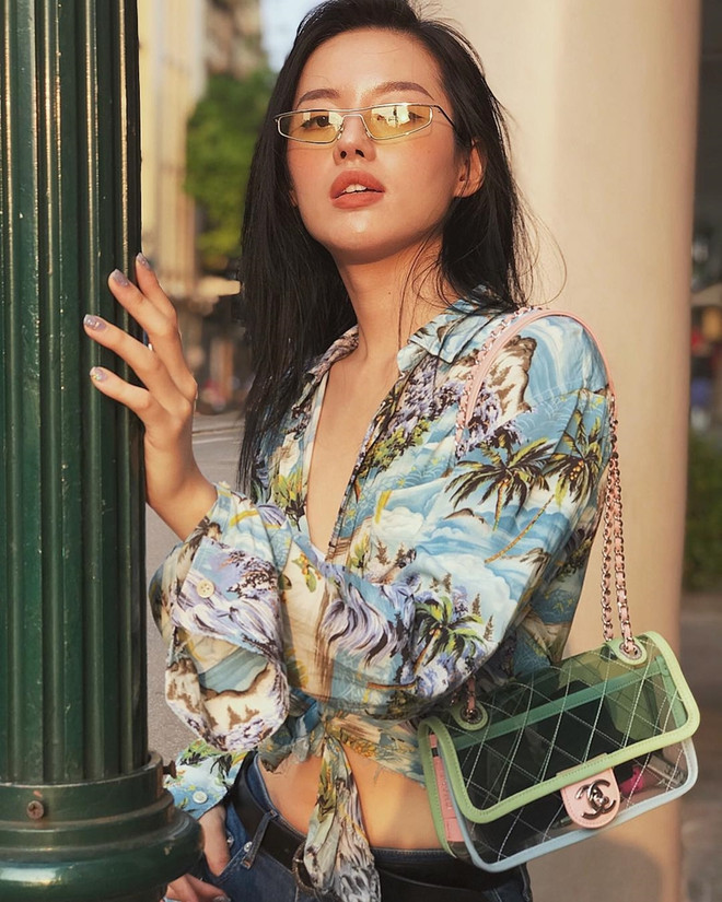 Phụ kiện trong suốt - Bảo bối hoàn hảo cho những ngày mưa bão ảnh 19