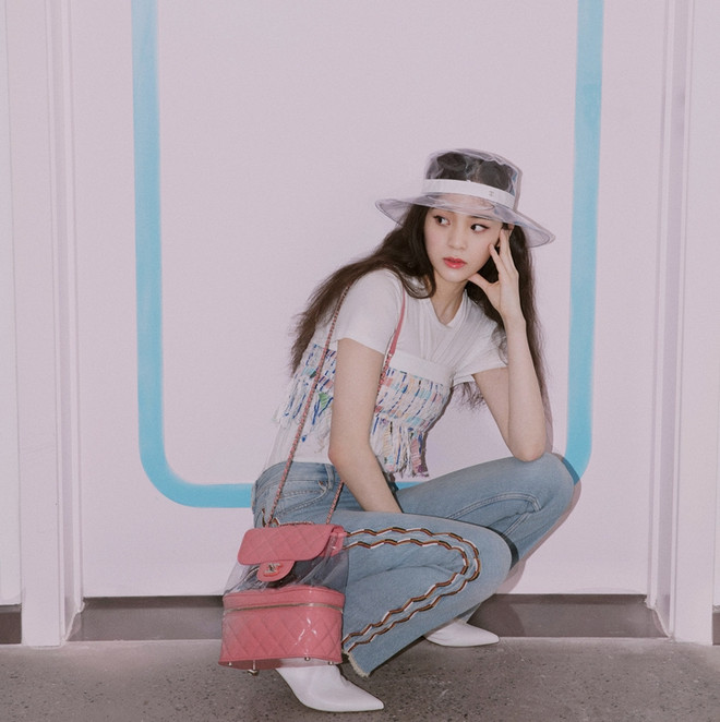 Phụ kiện trong suốt - Bảo bối hoàn hảo cho những ngày mưa bão ảnh 10