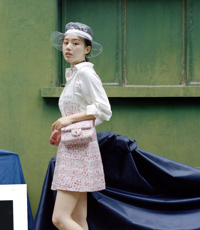 Phụ kiện trong suốt - Bảo bối hoàn hảo cho những ngày mưa bão ảnh 11