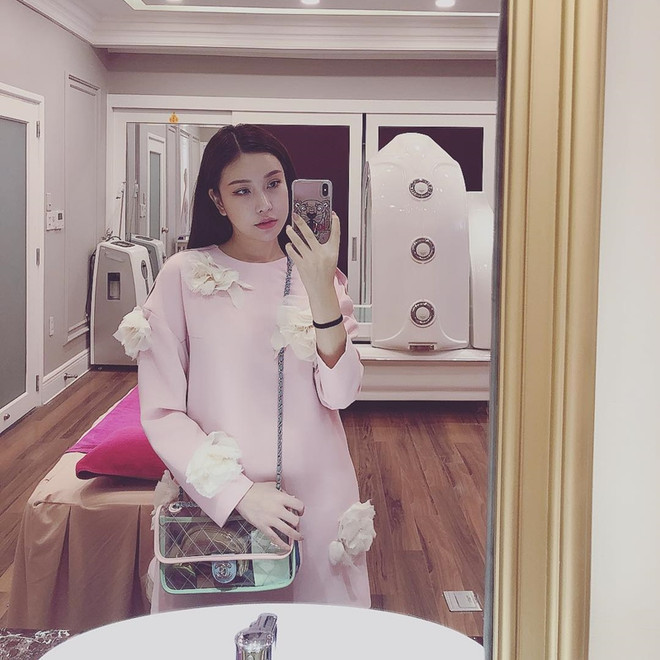 Phụ kiện trong suốt - Bảo bối hoàn hảo cho những ngày mưa bão ảnh 20