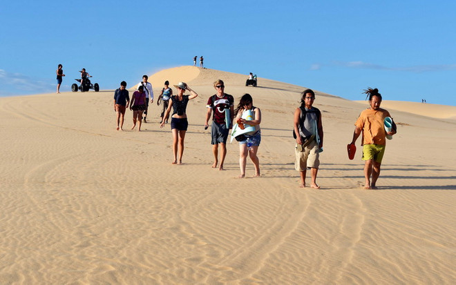 Tài liệu về cách sử dụng bộ nhận diện thương hiệu du lịch Việt ảnh 1