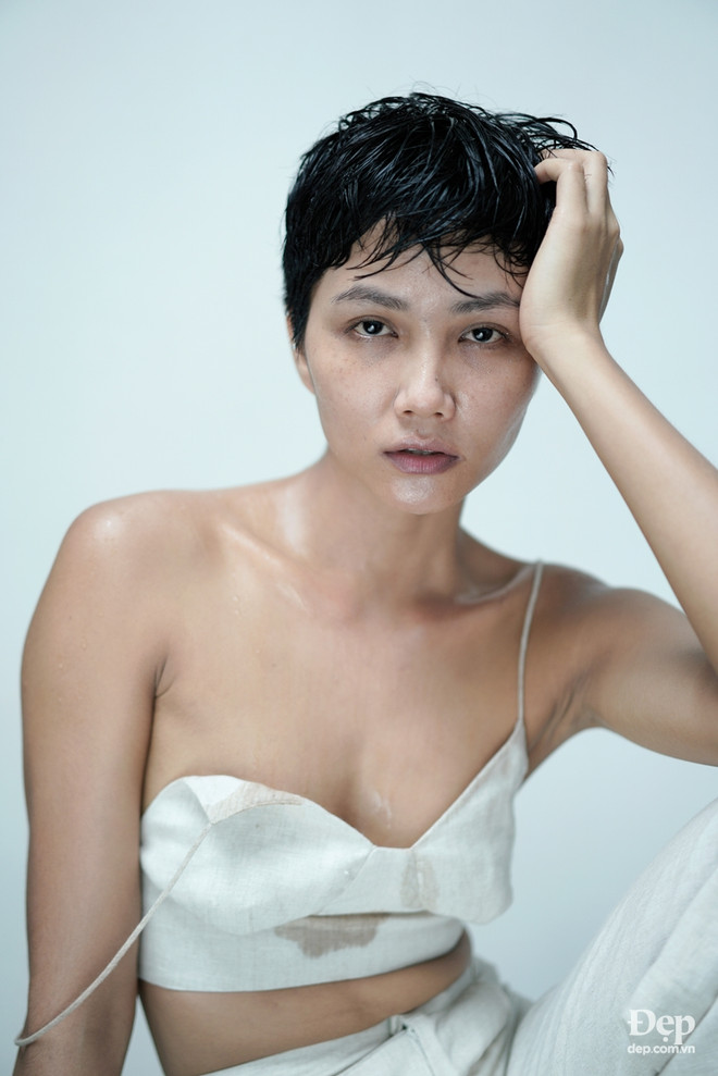 Kỳ Duyên và H’hen Niê: Khi nàng hoa hậu trút bỏ phấn son ảnh 3