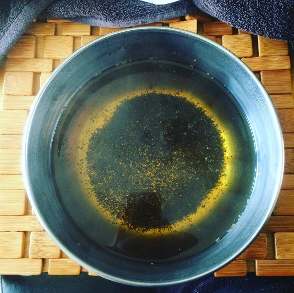 Cách dưỡng da từ trong ra ngoài chỉ với một hộp trà xanh ảnh 3