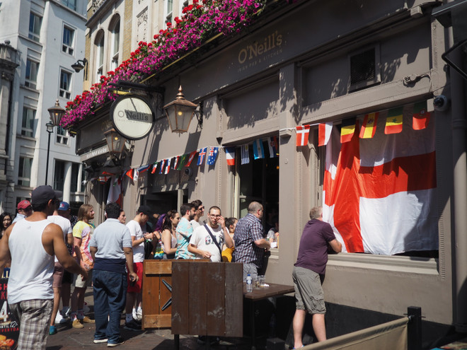 Nước Anh phát cuồng khi đội tuyển vào bán kết sau 28 năm ảnh 5