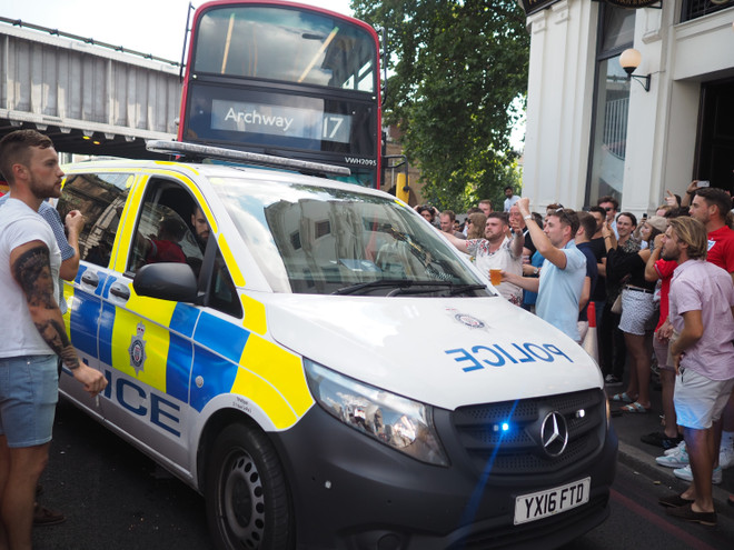 Nước Anh phát cuồng khi đội tuyển vào bán kết sau 28 năm ảnh 3