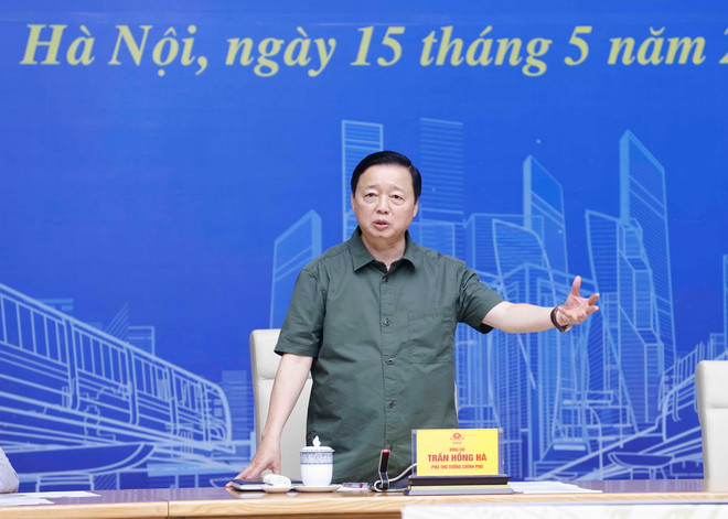 Phó Thủ tướng Trần Hồng Hà, Tổ trưởng Tổ công tác giúp việc Ban Chỉ đạo phát biểu. (Ảnh: Doãn Tấn/TTXVN) ttxvn-duong sat do thi.jpg