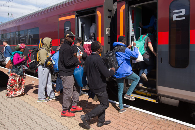 Đức: Đồng ý tiếp nhận người tị nạn, Liên minh cầm quyền rạn nứt ảnh 1