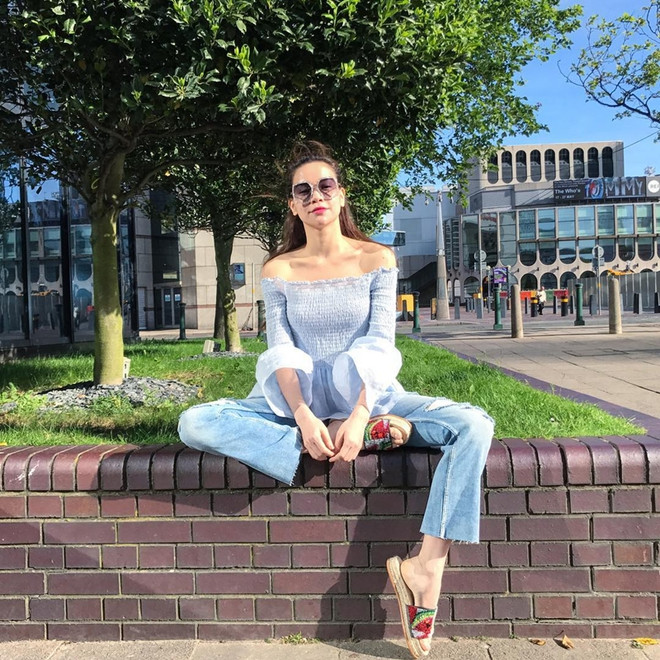 Hoàng Thùy Linh và Thanh Hằng biến tấu áo thun sành điệu ảnh 6