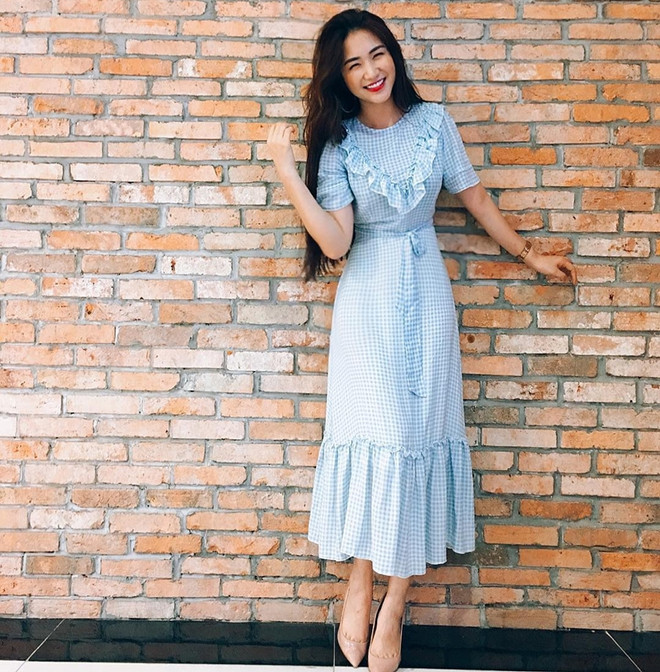 Hoàng Thùy Linh và Thanh Hằng biến tấu áo thun sành điệu ảnh 8