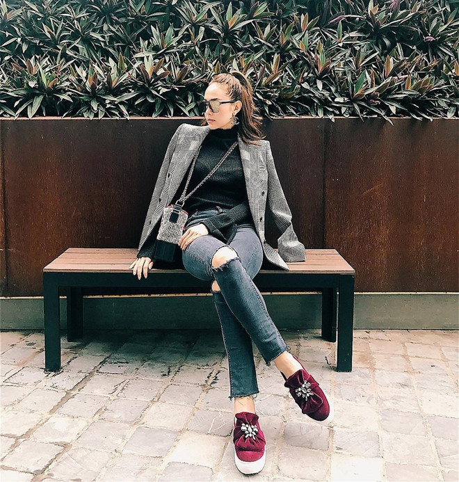 Street style 'gây thương nhớ' của mỹ nhân Việt những ngày đầu Đông ảnh 6