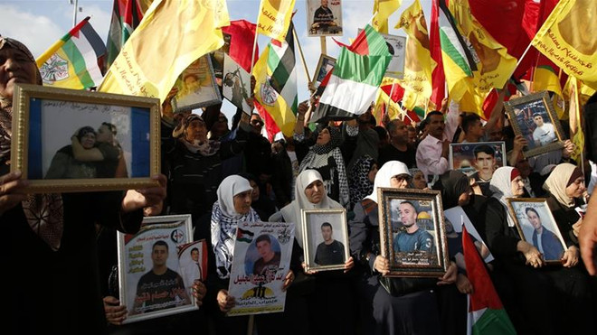 Hàng nghìn người tuần hành ủng hộ các tù nhân Palestine tuyệt thực ảnh 1