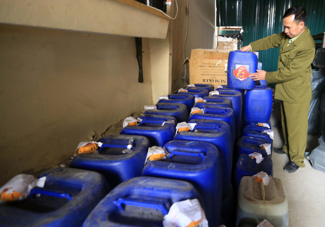 Hà Nội tịch thu gần 30.000 lít rượu trong đợt kiểm tra cao điểm ảnh 1