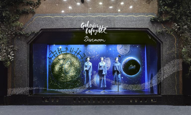 Các thiết kế chiêm tinh của Dior mê hoặc tín đồ shopping tại Paris ảnh 4