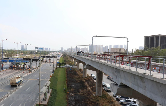 Công trình tuyến metro số 1 đang được Thành phố Hồ Chí Minh thúc đẩy để ''về đích'' cuối năm 2020. (Ảnh: Tiến Lực/TTXVN) TP Hồ Chí Minh dự kiến khởi công tuyến metro số 2 vào 2021 ảnh 1