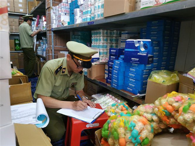 Xử phạt 33 vụ vi phạm về trang thiết bị phòng dịch trong một ngày ảnh 1