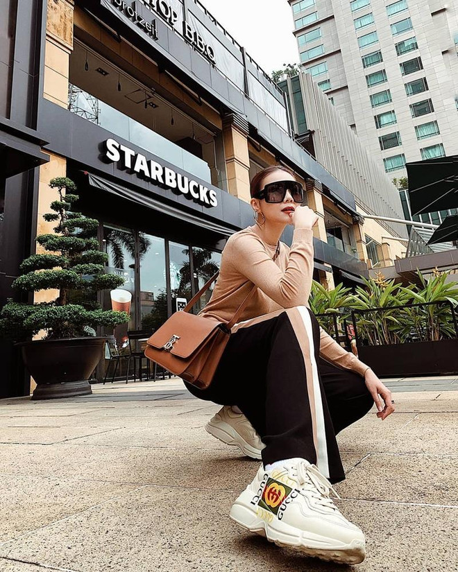 Học lỏm mẹo phối đồ, mix phụ kiện cực xinh của các sao Việt ảnh 2