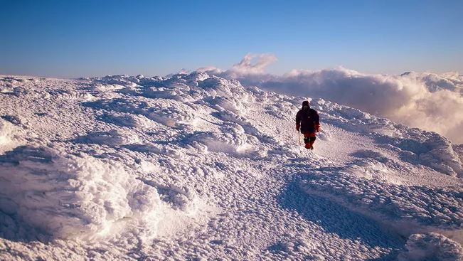 "Bom bão tuyết" càn quét nước Mỹ, nhiệt độ xuống tới mức nguy hiểm ảnh 1