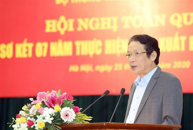 Thứ trưởng Bộ Thông tin và Truyền thông Hoàng Vĩnh Bảo phát biểu tại hội nghị. (Ảnh: Phan Tuấn Anh/TTXVN) Thúc đẩy xuất bản phát triển đáp ứng yêu cầu chuyển đổi số ảnh 1