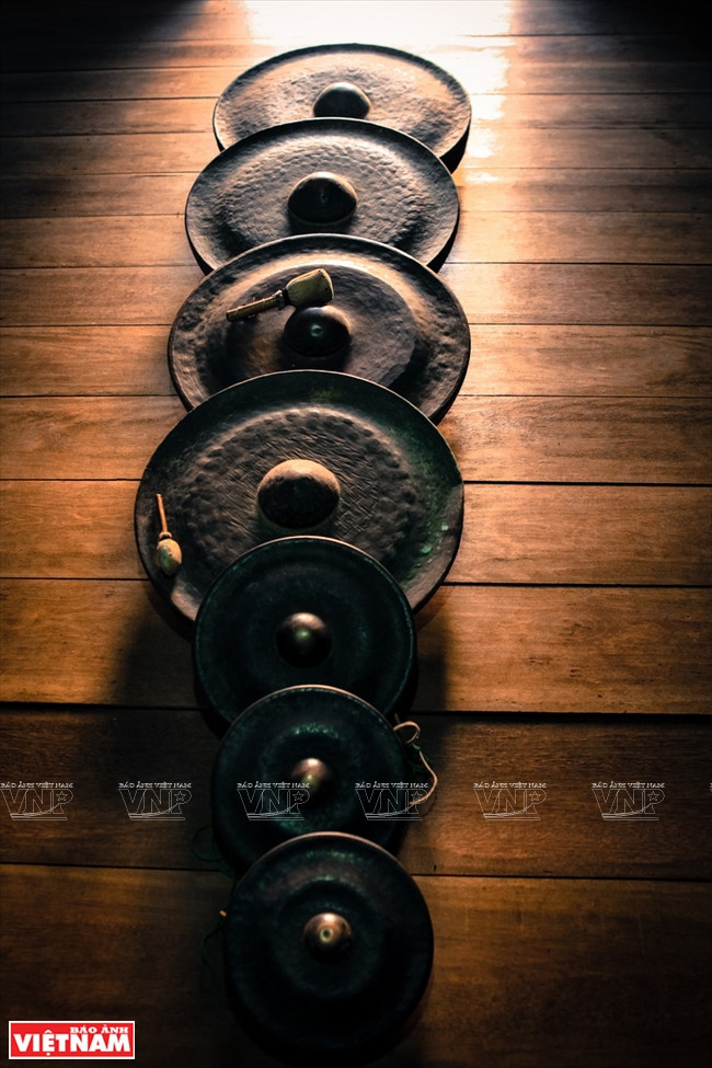 Cồng chiêng - sứ giả văn hóa kết nối du khách với đại ngàn Tây Nguyên ảnh 2