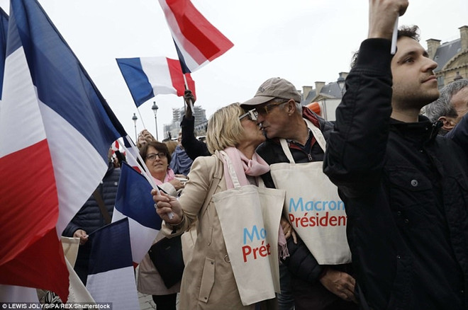 Tân tổng thống Pháp Macron: Khi tình yêu làm nên chiến thắng ảnh 3