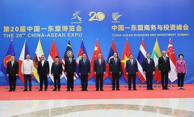 Thủ tướng Phạm Minh Chính và các Trưởng đoàn tham dự khai mạc CAEXPO và CABIS lần thứ 20. (Ảnh: Dương Giang/TTXVN) Việt Nam sẽ cùng Trung Quốc, ASEAN phát huy hơn nữa vai trò của CAEXPO ảnh 1