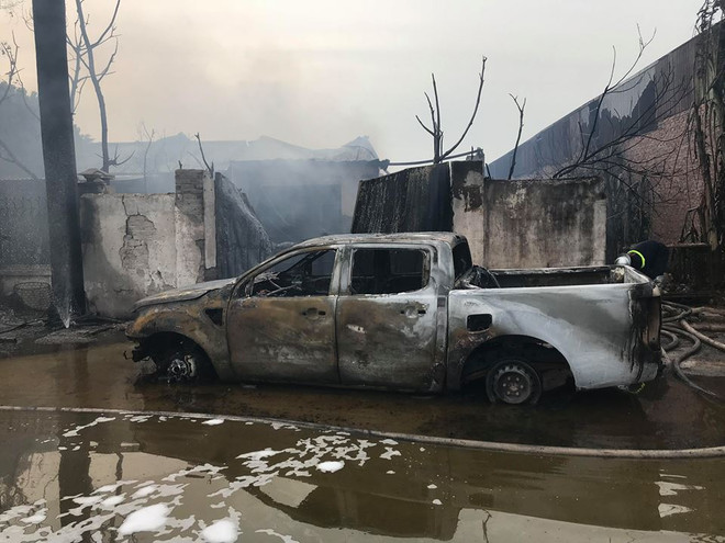 Đang cháy lớn xưởng sơn tại Hoài Đức, khói bốc cao hàng chục mét ảnh 3