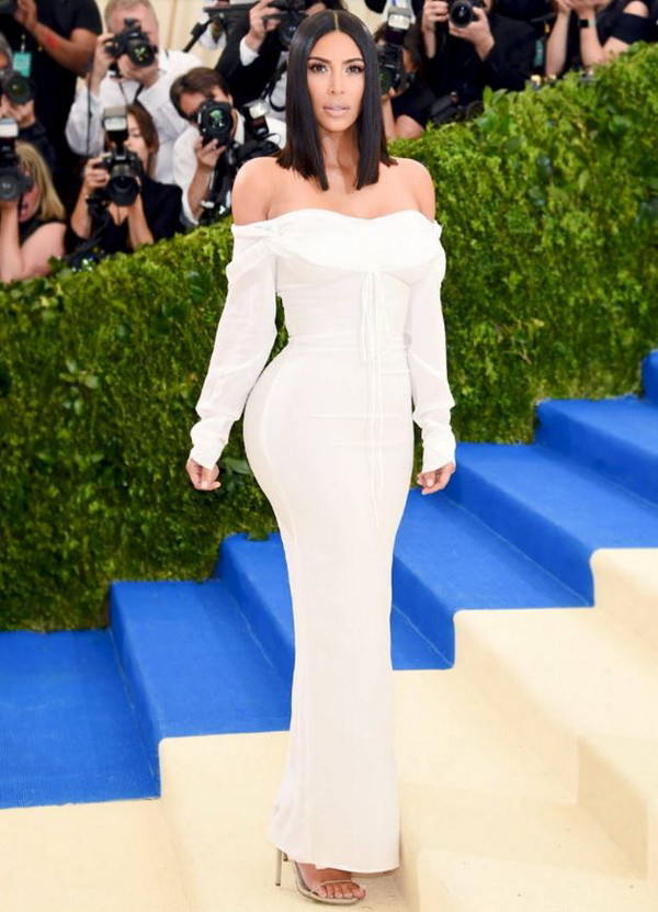 Rihanna diện trang phục lạ thống lĩnh thảm đỏ Met Gala 2017 ảnh 13