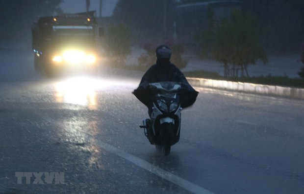 Khu vực Bắc Bộ và Trung Bộ trời chuyển rét, có mưa rào và dông ảnh 1