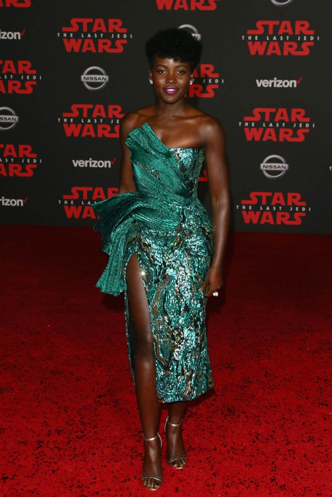 Kelly Marie Tran chọn êkíp Việt để 'gửi vàng' tại lễ ra mắt Star Wars ảnh 7